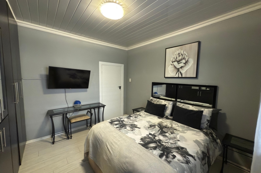 2 Bedroom Property for Sale in Kensington Western Cape